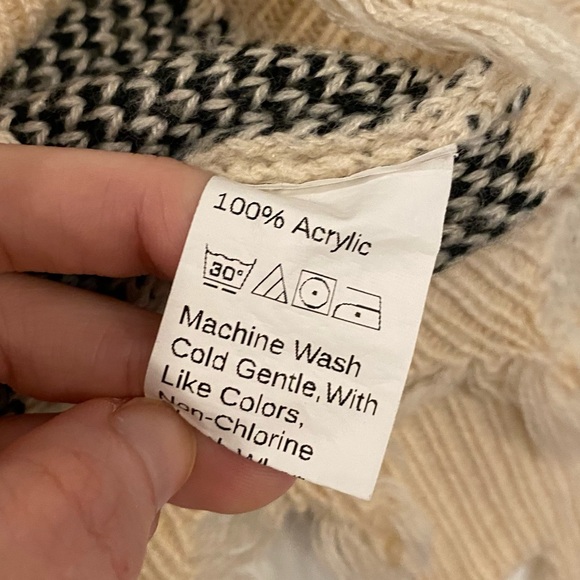 SHEIN Cream & Black Lightning Bolts Distressed Oversized Sweater - Picture 7 of 9